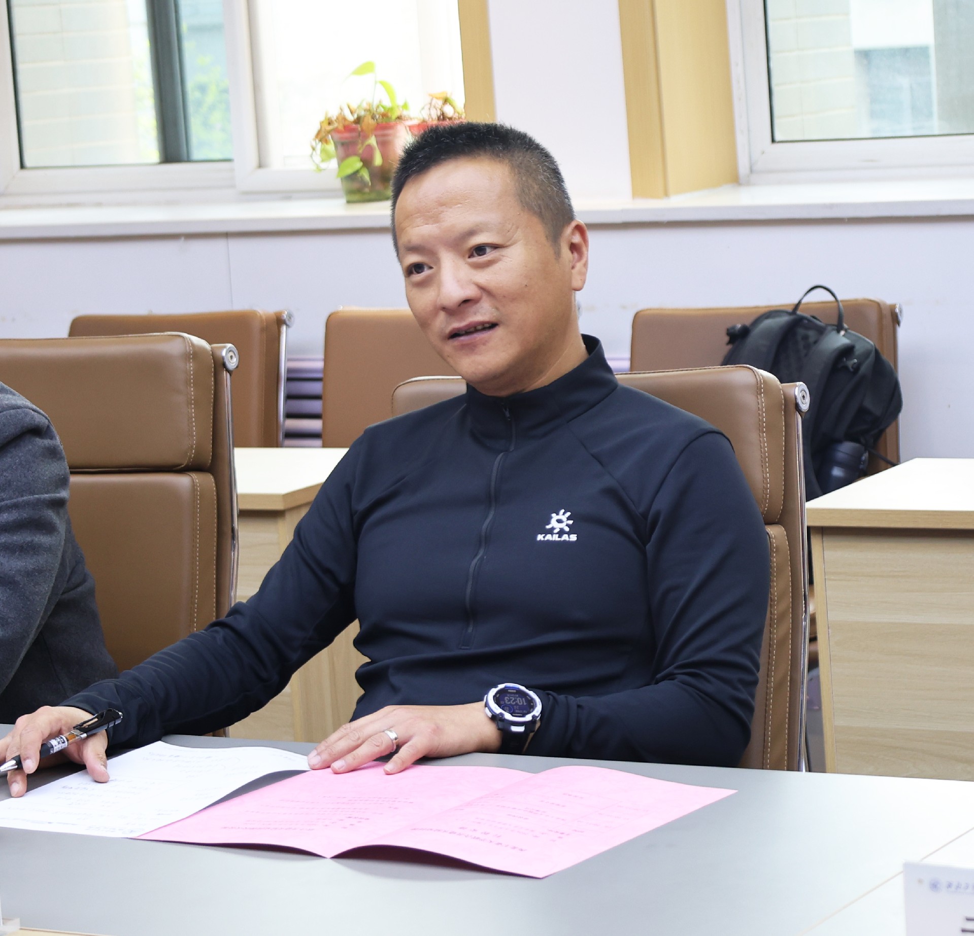 1776243726159675.jpg 优利德董事长 洪少俊介绍企业1.jpg